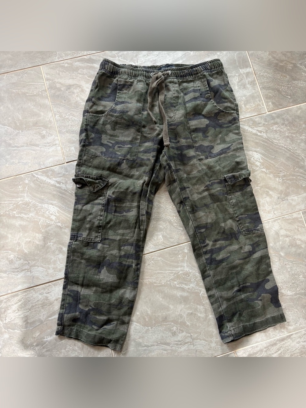 Sanctuary Olive Green Camo Cropped Cargo Pants